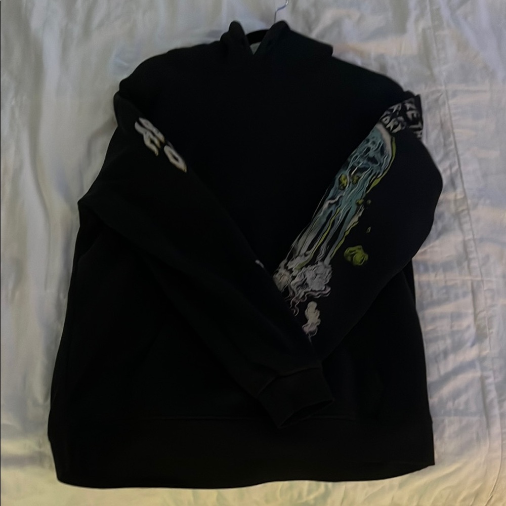 Zara Black Graphic Sweater